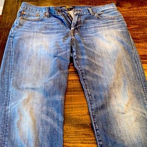COPY - 34X30 Lucky Brand 221 straight jeans